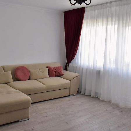 Apartament Ilev Roman Exterior photo