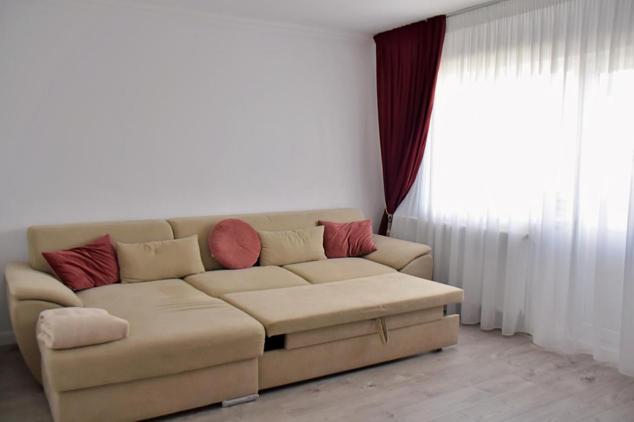 Apartament Ilev Roman Exterior photo