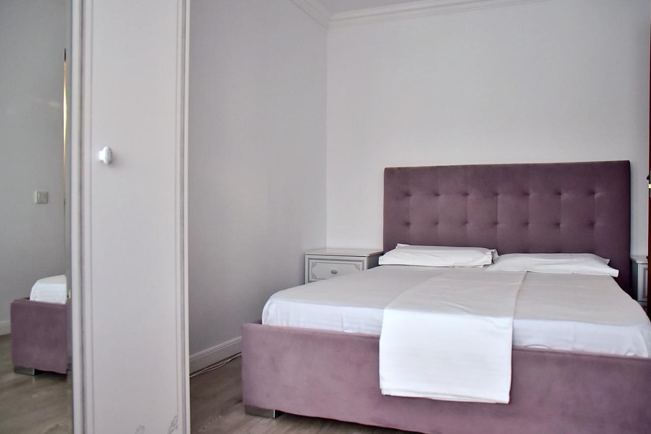 Apartament Ilev Roman Exterior photo